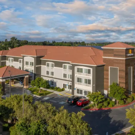 La Quinta Inn & Suites by Wyndham Visalia/Sequoia Gateway