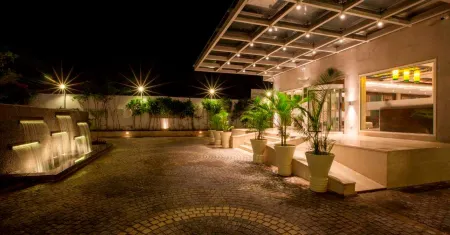 Lemon Tree Hotel Lucknow