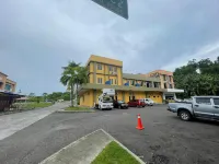 The Hotel Hotels near Rainforest Discovery Centre (RDC)