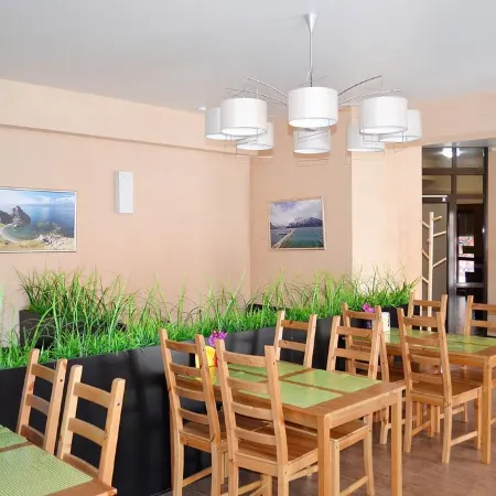 Green Hotel (Грин)