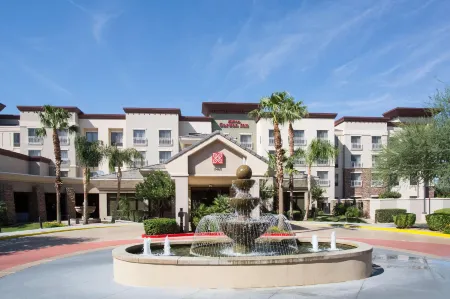 Hilton Garden Inn Phoenix/Avondale Отели в г. Авондейл
