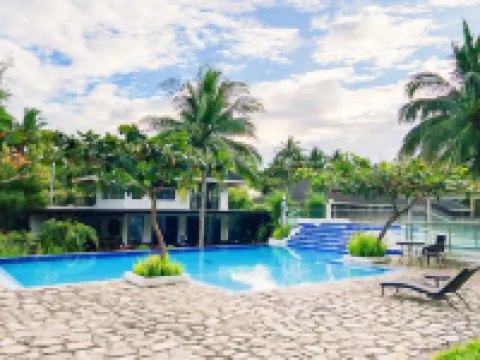 Lucia’s Bed and Breakfast Resort Hotels in Silang