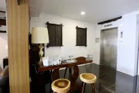 Fata Hotel by Project Borneo - ที่มีบาร์