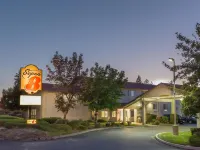 Super 8 by Wyndham Bend