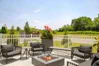 TownePlace Suites Crown Point فنادق في Cedar Lake