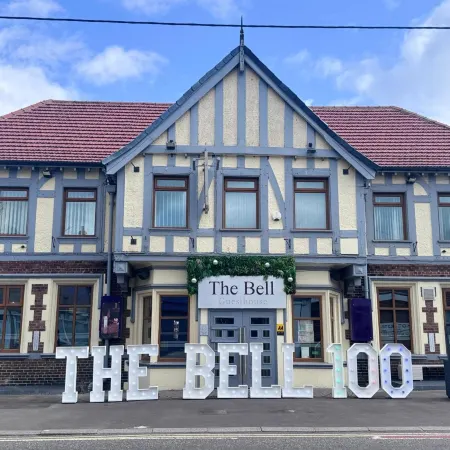 The Bell Guesthouse Отели в г. Петерли