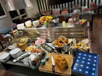 Brit Hotel Baillet-en-France - Airport Shuttle
