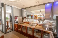 Gold Crest Hotel - breakfast