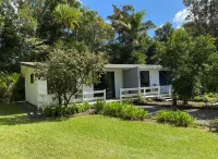 Colonial House Motel - Motels