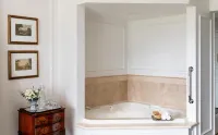 Wedgewood Hotel & Spa - Relais & Chateaux - Romantic