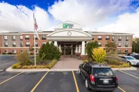 Holiday Inn Express & Suites Grand Blanc Hotels in Mundy Township