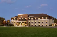 La Quinta Inn & Suites by Wyndham Lackawanna Hotels in West Seneca