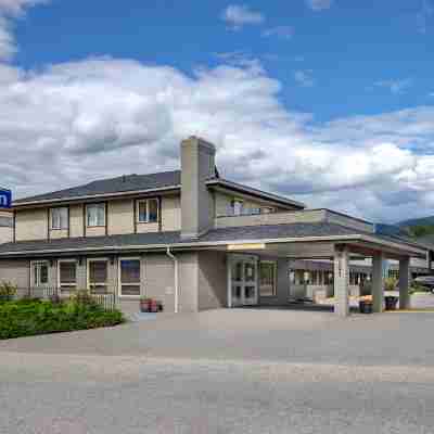 Days Inn by Wyndham Vernon Hotel Exterior