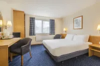 Days Inn by Wyndham Magor - Pysäköinti
