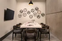 Moxy Columbia Downtown