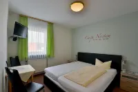 Café Und Hotel Zum Grünen Baum 스타이나크 호텔