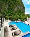 โรงแรมลากูน - สระว่ายน้ำบนดาดฟ้า