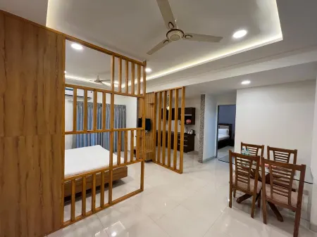 Hotel Shri Radha Nikunj Vrindavan Opposite Prem Mandir