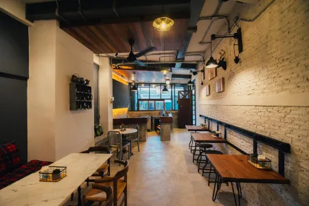 Chernchan Hostel Отели в г. Чантхабури