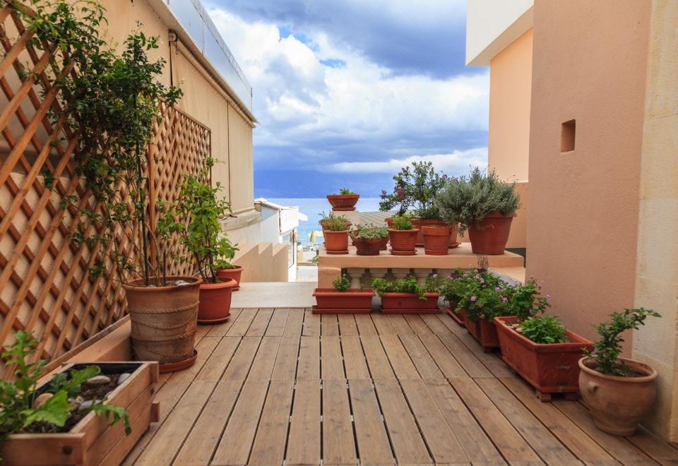 Hotel Palazzo Arhontiko Apartments, Exterior, Garden