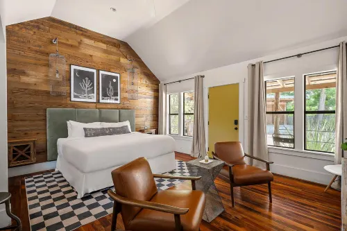 Camp Comfort Hotel a Center Point