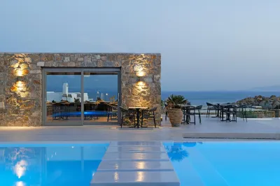 Ionic Suites Отели рядом с достопримечательностью «Super Paradise Beach»