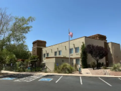 墓碑鎮大酒店 - 温德姆貝蒙特酒店 圖姆斯頓酒店