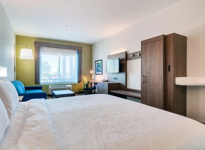 Holiday Inn Express & Suites Banning