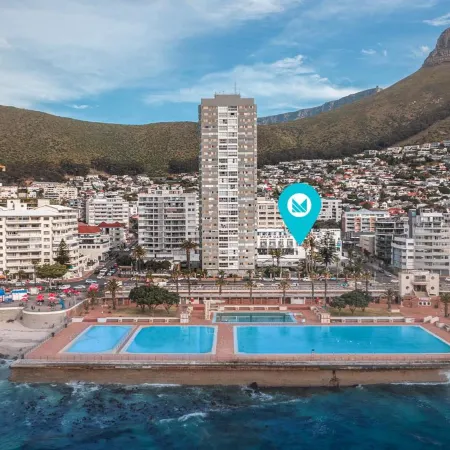 Mojo Hotel & Market