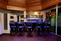 Cairns Sheridan Hotel - bar