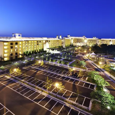 Hanwha Resort Seorak Sorano Отели рядом с достопримечательностью «Храм Синхынса»