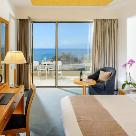 Alexander Beach Hotel & Spa