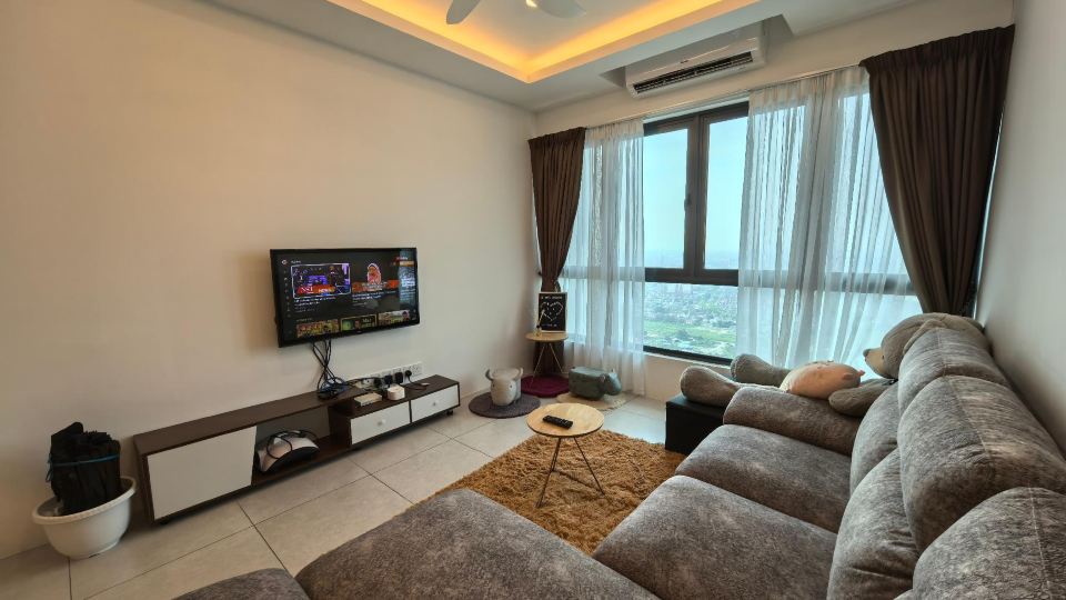Sky Suite Meritus Residence by Moowin