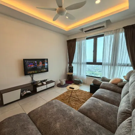 Sky Suite Meritus Residence by Moowin