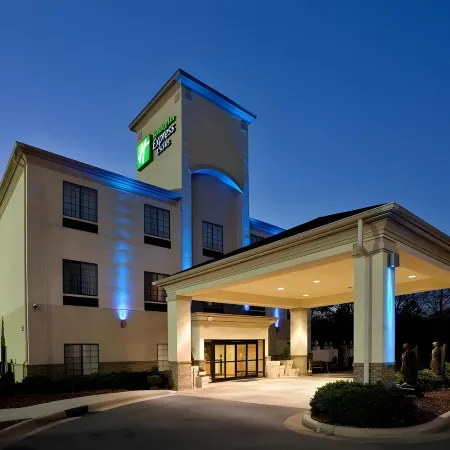 Holiday Inn Express & Suites ALBEMARLE by IHG