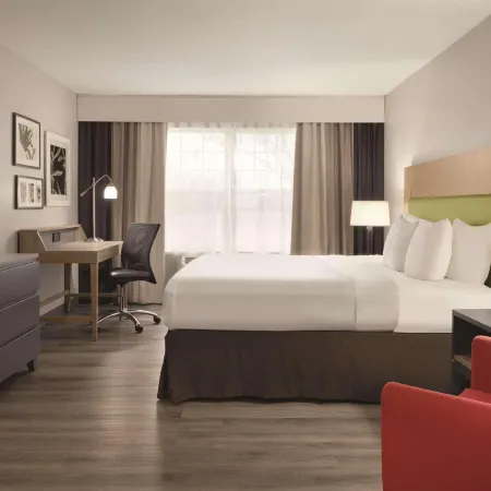 Country Inn & Suites by Radisson, Waterloo, IA