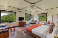 Traavista Aravali Mahal - Luxury Lake View Heritage Resort Hotels in Kamlod
