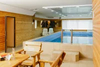 Saratovskaya Hotel - Pools
