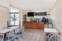 Super 8 by Wyndham Athens - breakfast