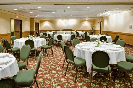 Best Western Plus Oak Harbor Hotel  Conference Center