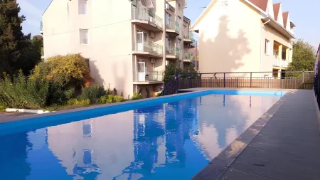 Grand Crystal Group (Гранд Кристалл Груп) Отели в г. Хостинский