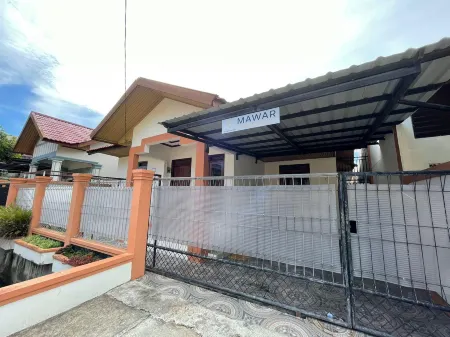 Mawar Homestay Отели в г. Банда Асех