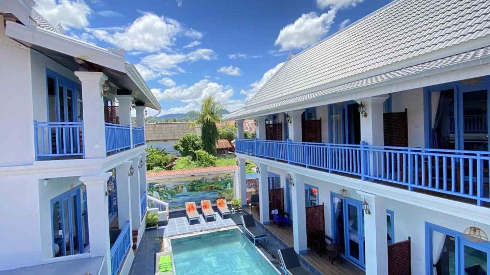 Sadakham Hotel