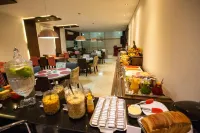 Carlton Plaza Torre - Desayuno