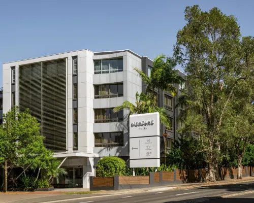 Mercure Sydney St Leonards Hotels near Drummoyne
