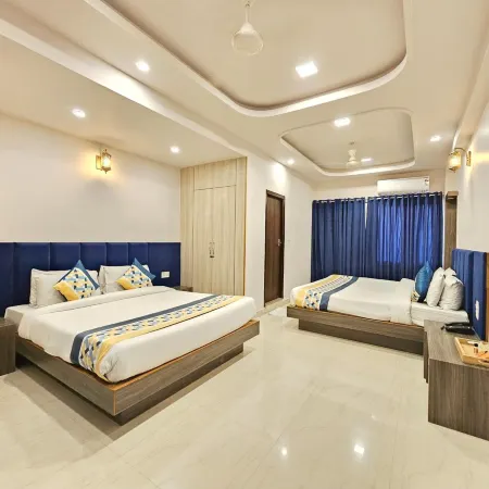 The Sky Comfort Hotel Brahm Sambandh - 150 Mtr from Shrinathji Temple