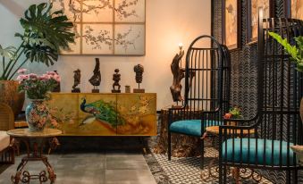 Aaron Boutique Hotel