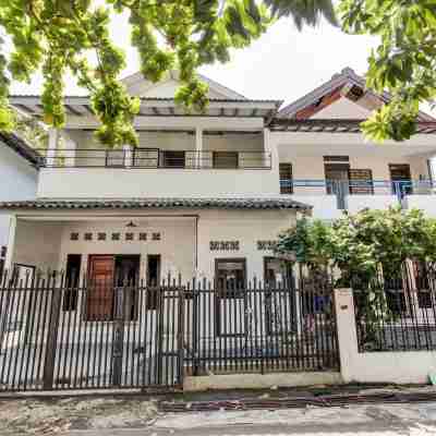 OYO Life 91374 Asia Stay Semarang Syariah Hotel Exterior