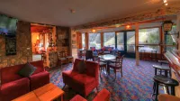 Candlelight Lodge - bar