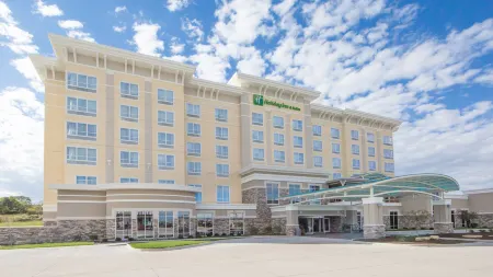 Holiday Inn & Suites Davenport Отели рядом с достопримечательностью «SkyBridge»